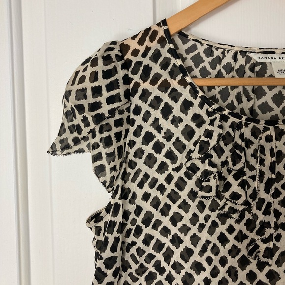 Banana Republic 100% Silk Sheer Blouse - Picture 2 of 9